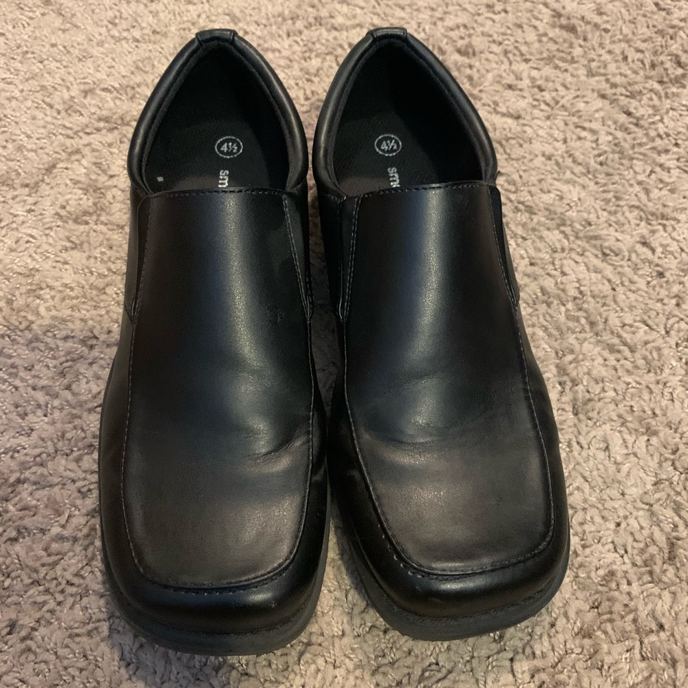 Boy’s Smart Fit Black Loafer Shoes Size 4.5
